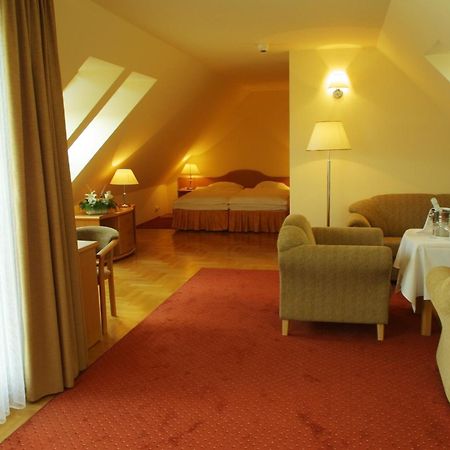 Hotel Bielany Bielany Wroclawskie Ngoại thất bức ảnh