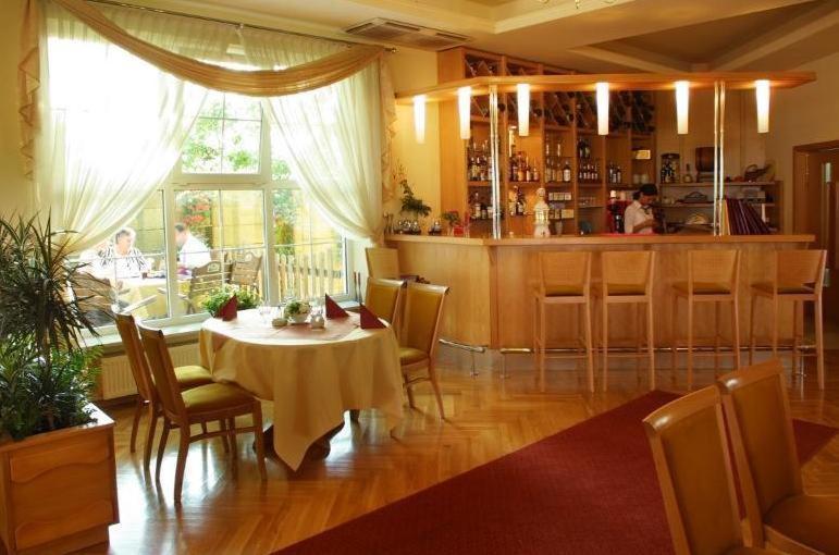 Hotel Bielany Bielany Wroclawskie Ngoại thất bức ảnh