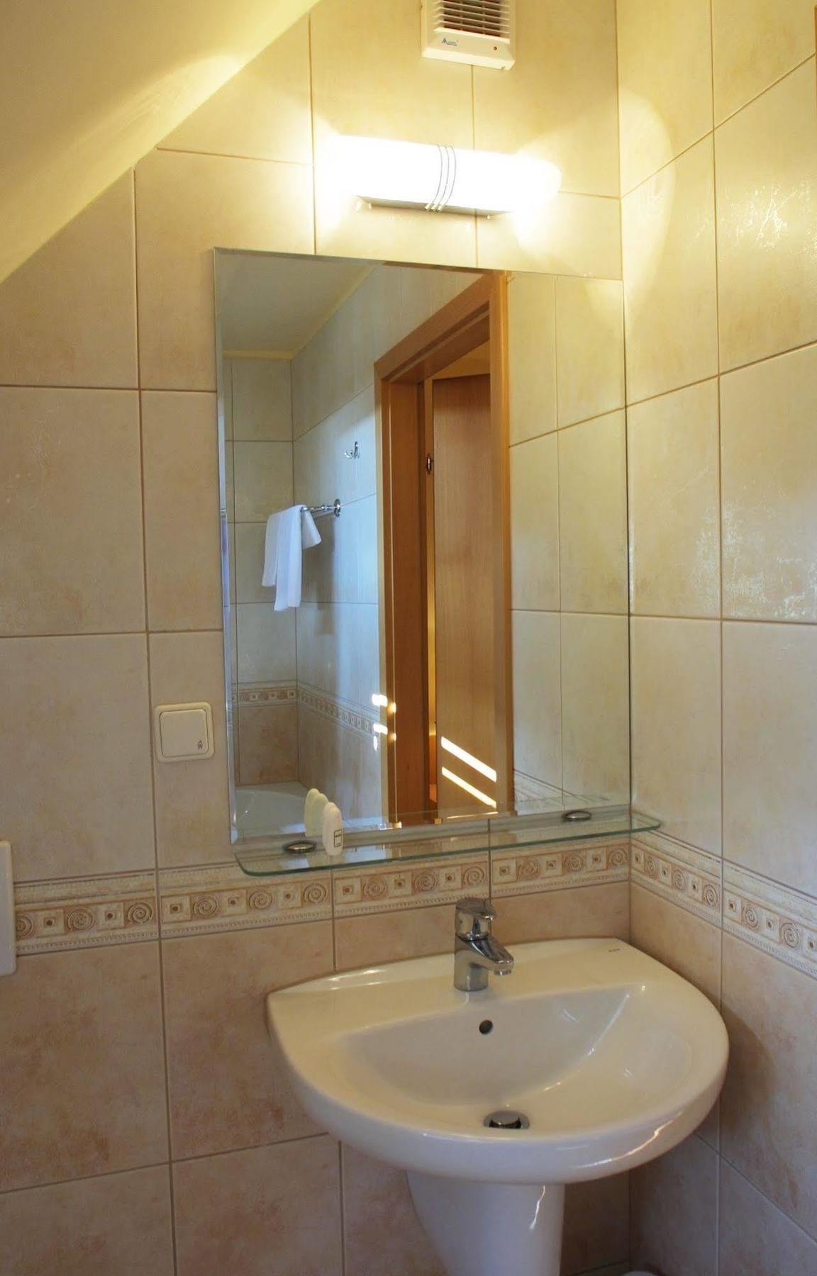 Hotel Bielany Bielany Wroclawskie Ngoại thất bức ảnh