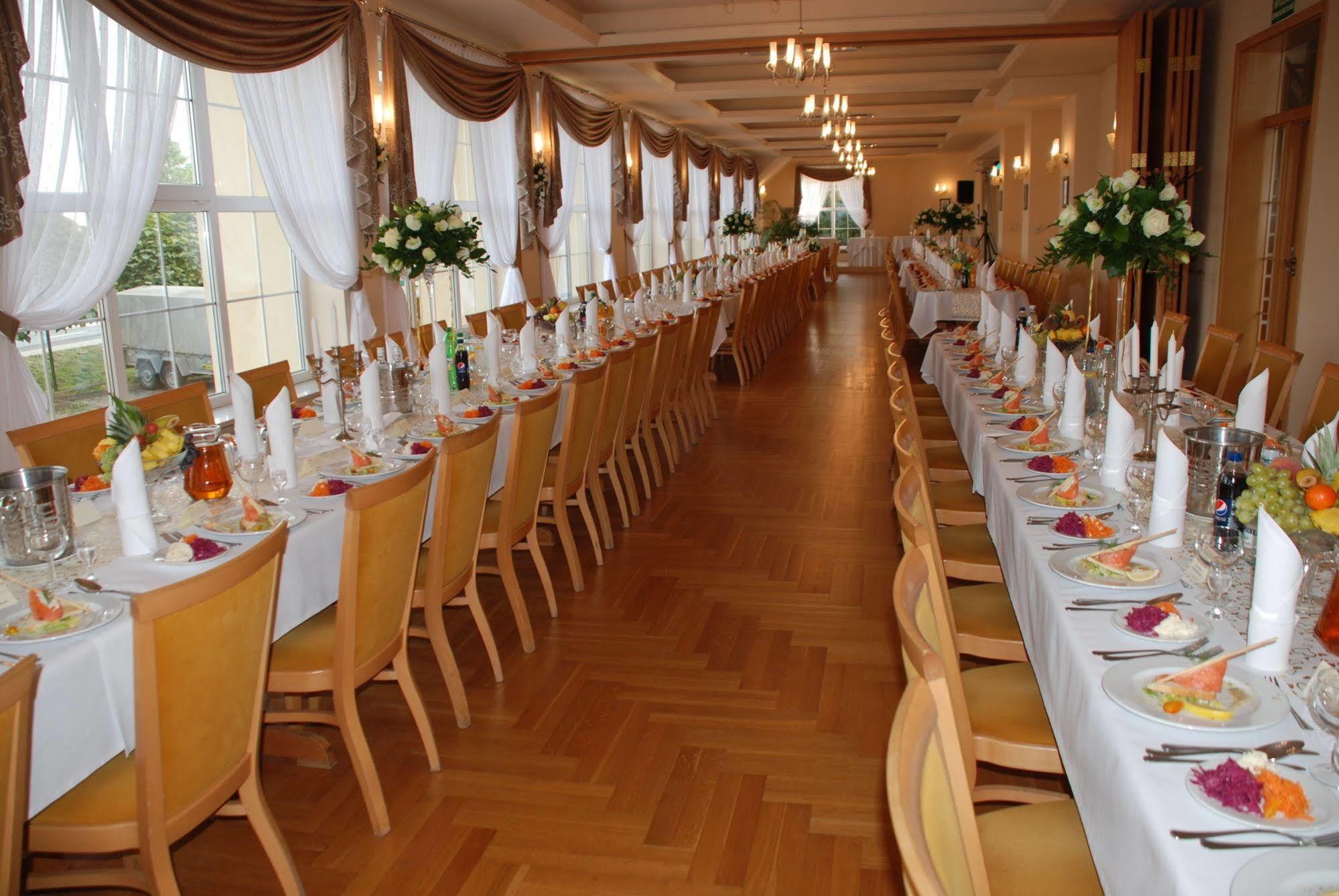 Hotel Bielany Bielany Wroclawskie Ngoại thất bức ảnh