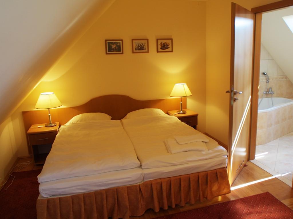Hotel Bielany Bielany Wroclawskie Ngoại thất bức ảnh